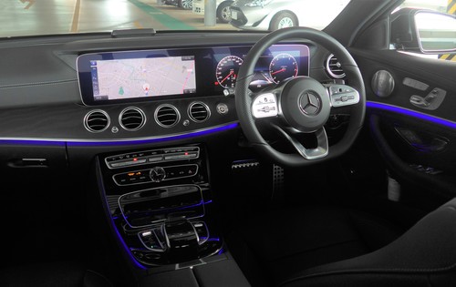 〇E200室内イルミネーション.jpg