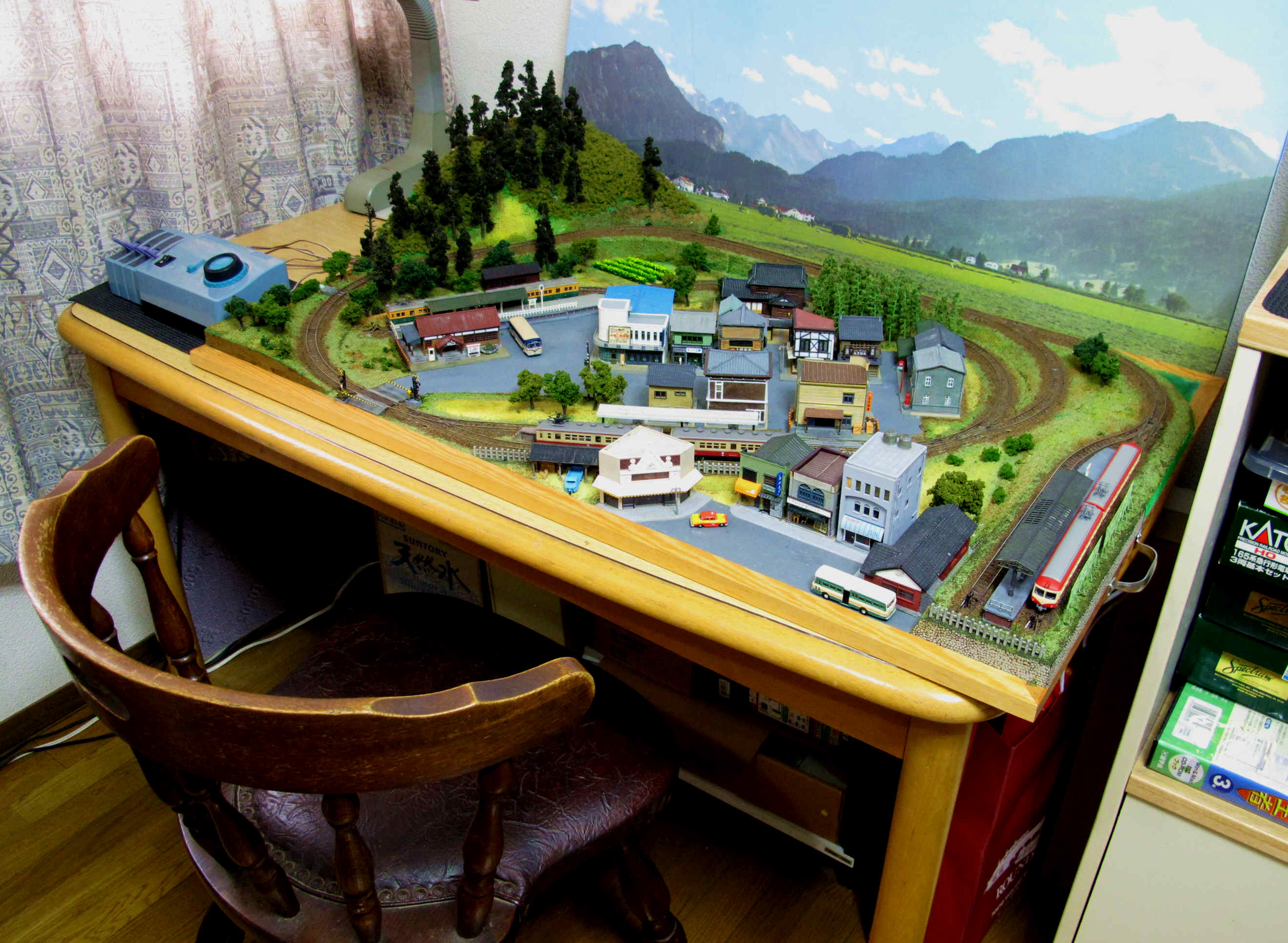 鉄道模型レイアウト　900×600ボードに小型レイアウト コントローラー1台付属 鉄道模型レイアウト 900×600ボードに小型レイアウト