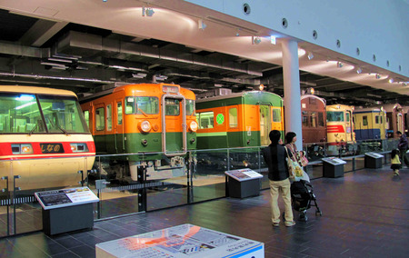 ○9各展示車両.jpg