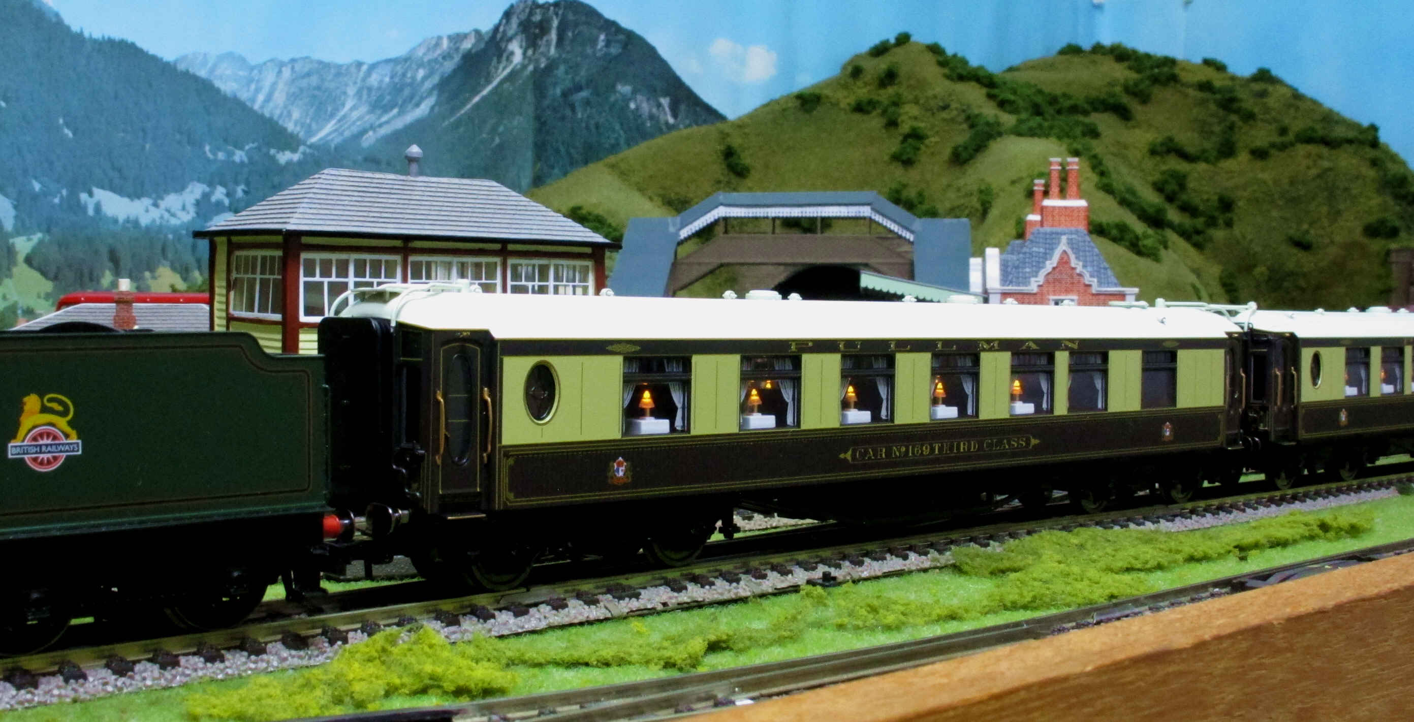HO/oo HORNBY (ホーンビィ) 機関車　客車 DSCF6370.JPG