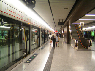 地下鉄駅JPEG2.jpg